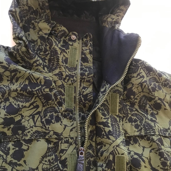VANS GREEN SKULL CAMO SNOW BOARDING / SKI JACKET - Picture 7 of 16